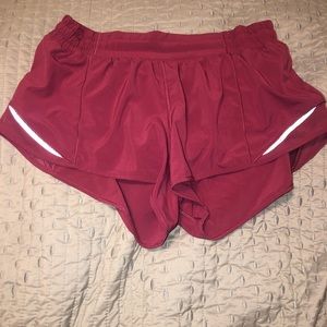 Lululemon Hotty Hot Shorts 2.5”